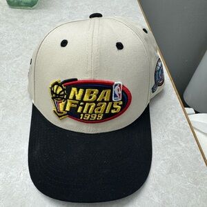 Mitchell & Ness 1998 finals snapback